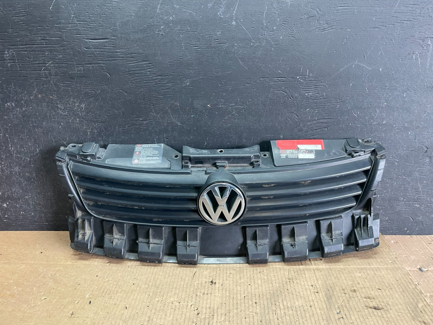 1996 to 2000 Volkswagen Passat Front Grill Grille J41180