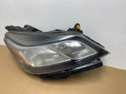 2013-2017 Chevrolet Traverse Right Passenger Side Halogen Headlight AB8100 DW1
