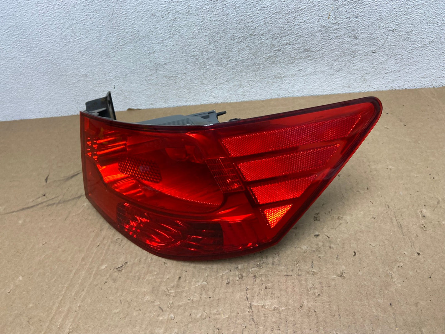 2010-2013 Kia Forte Right Passenger RH Side Tail Light AG1078 LK1