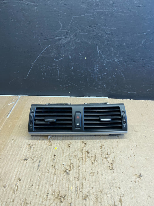 2010 to 2013 BMW X5 X6 Center Console Dash Air Vent OEM AB5877 DG0