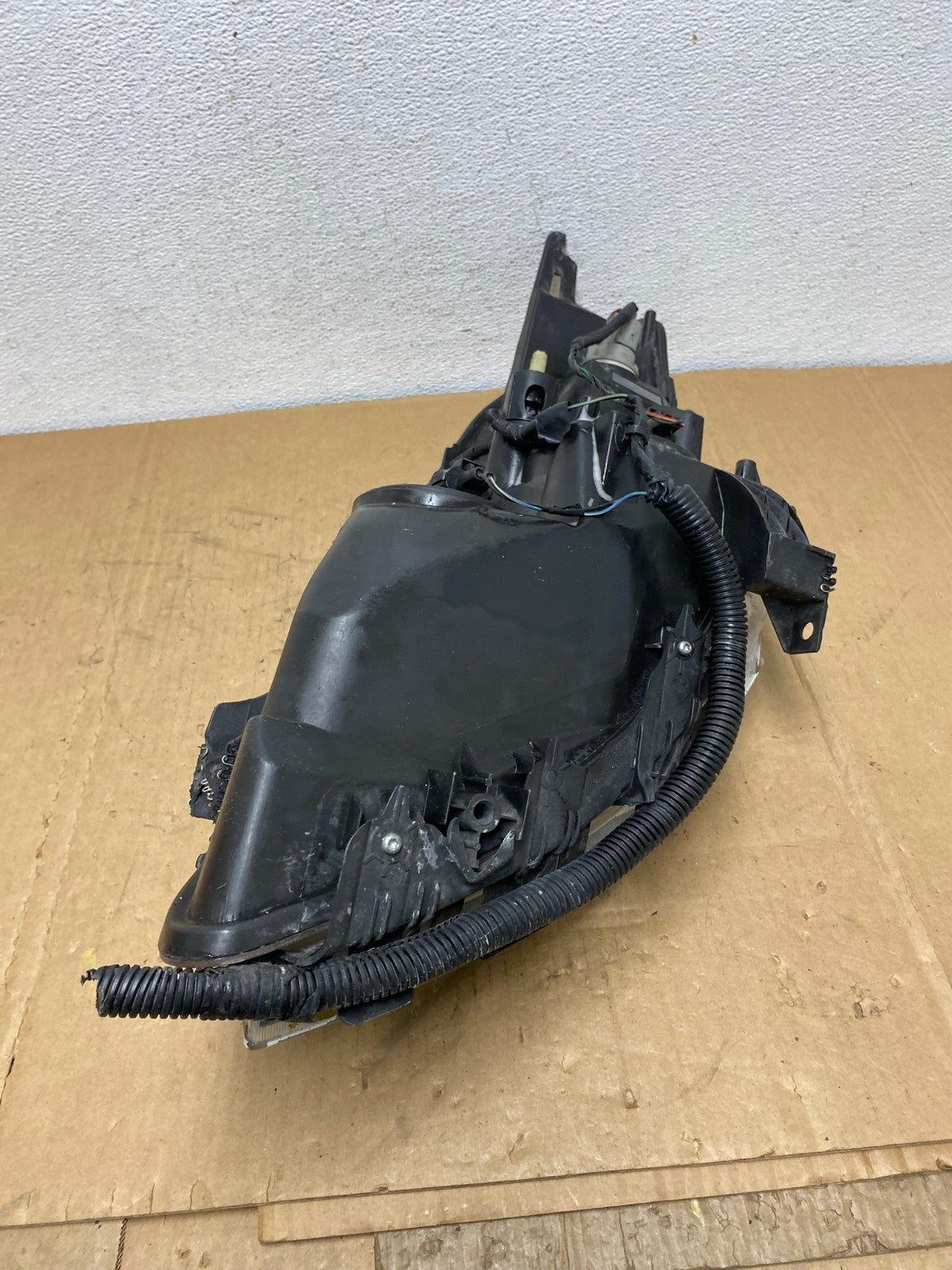 Sedan 2007 to 2009 Nissan Altima Right Passenger Halogen Headlight AC8615 DW6