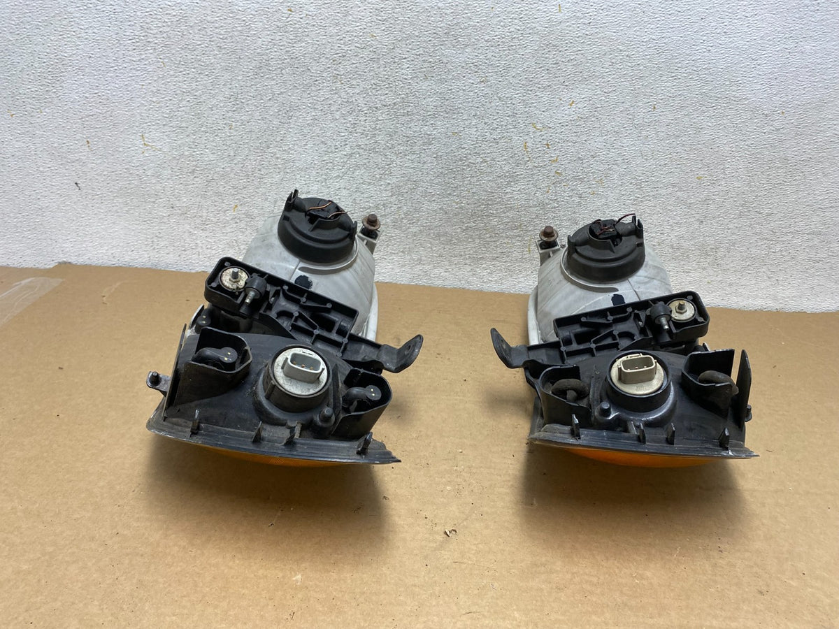 2001 2002 2003 Toyota Sienna Left+Right Side Set Headlights Halogen AH4414 DW9