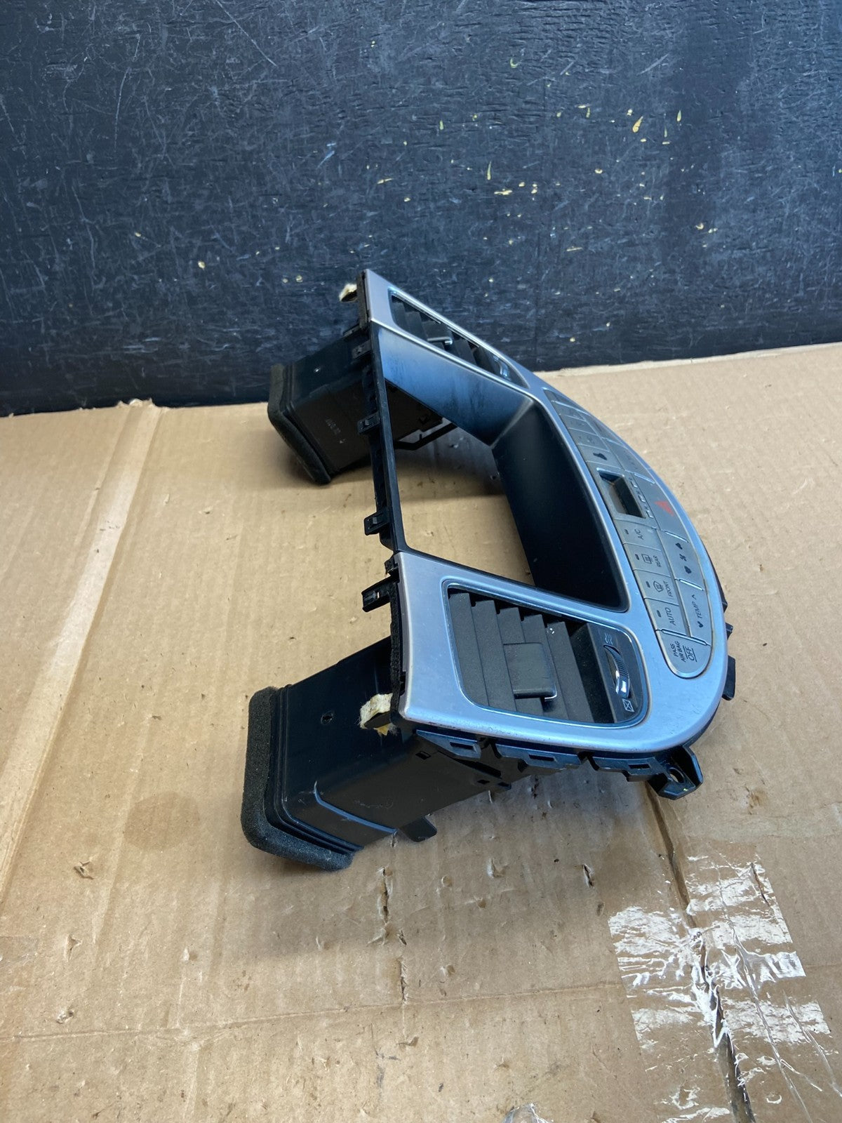 2009 to 2014 Hyundai Genesis A/C Heater Temperature Climate Control AH5572 DW1