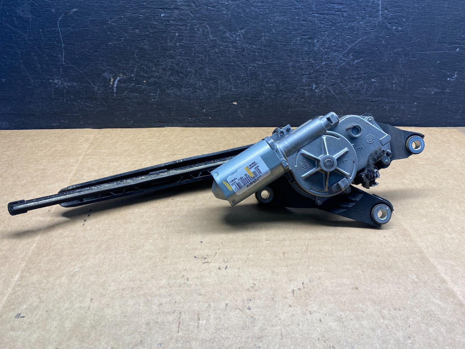 2020 to 2023 Ford Explorer Rear Windshield Wiper Motor AD7507 DG5