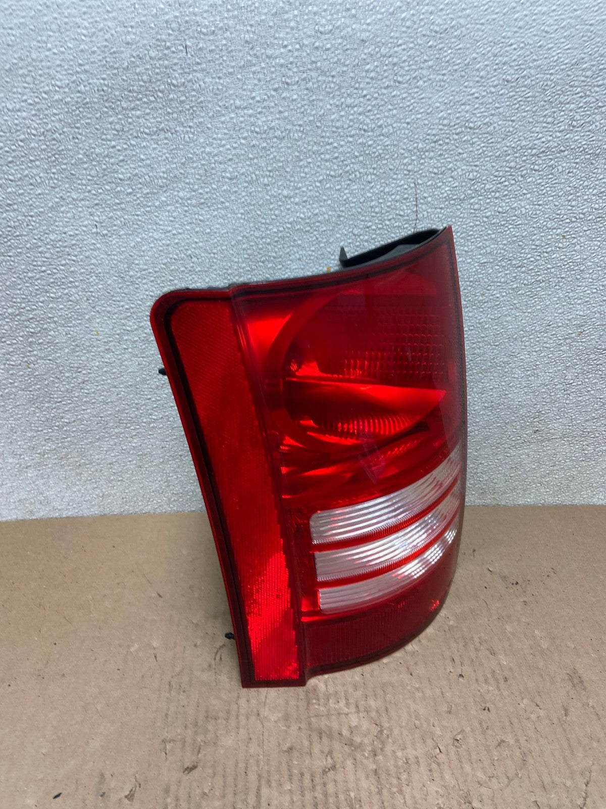2008-2010 Chrysler Town and Country Left Driver Tail Light Oem AB6044 LK2