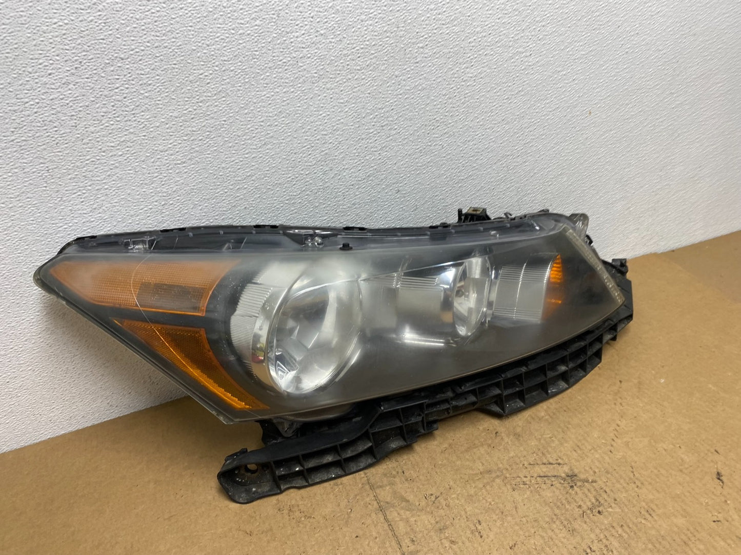 2008 to 2012 Honda Accord Sedan Right Passenger RH Headlight AC3242 DW2