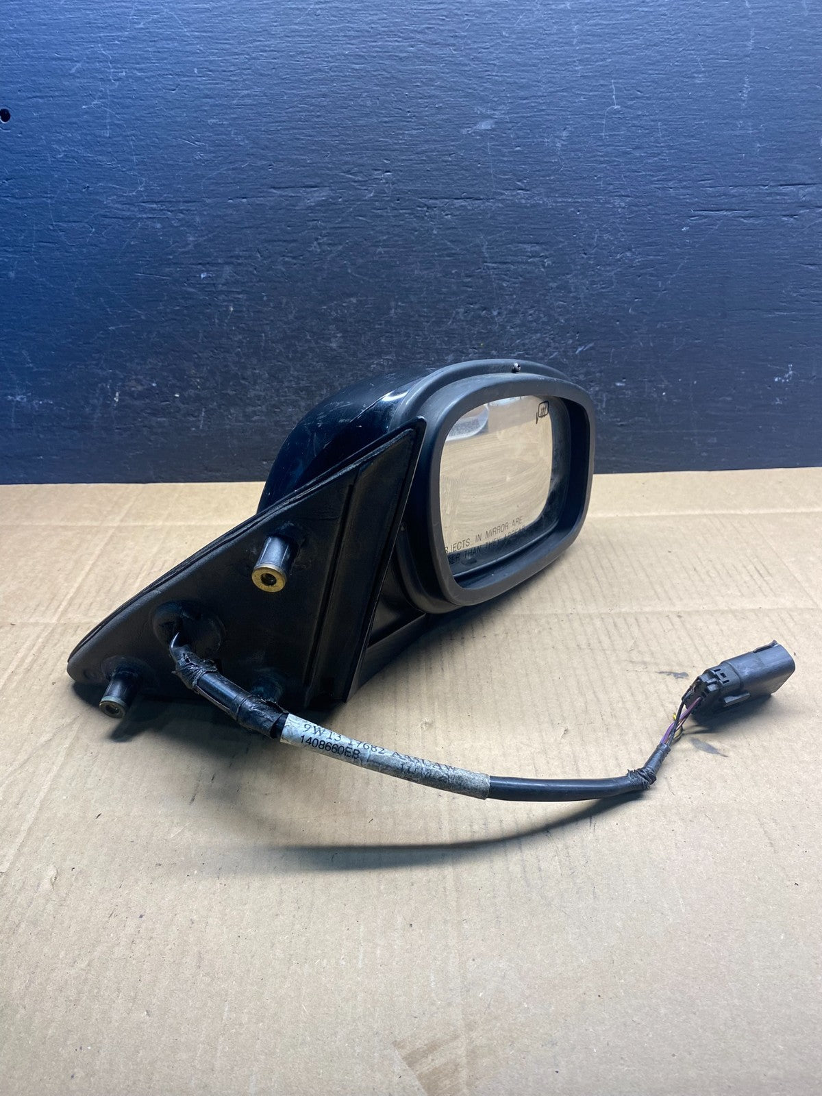2004 to 2011 Lincoln Town Car Right Passenger View Heated Door Mirror AD5009 DW9
