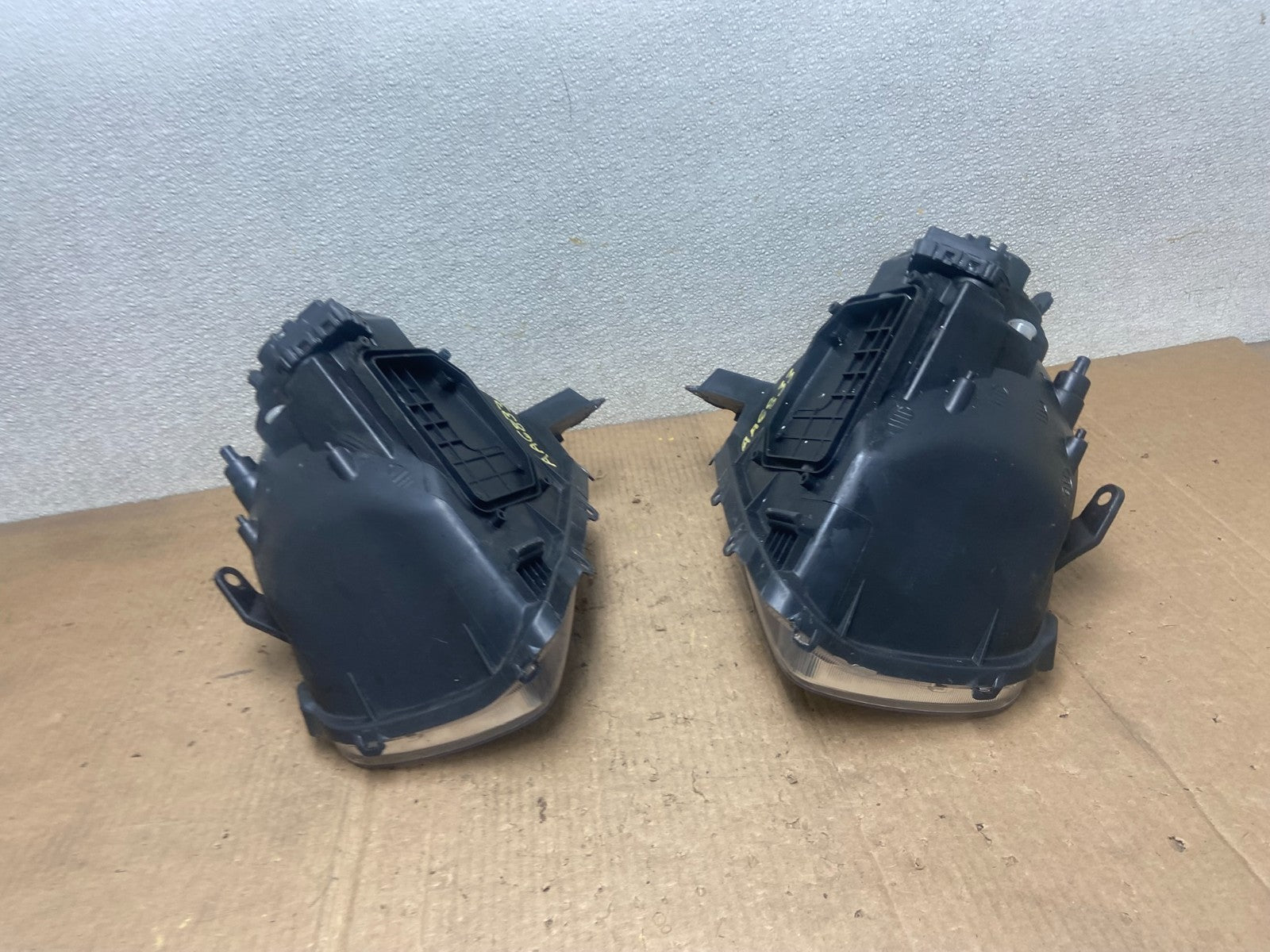 2004 2005 Toyota Rav4 Left+Right Side Headlights Halogen Oem AA6833 DW9