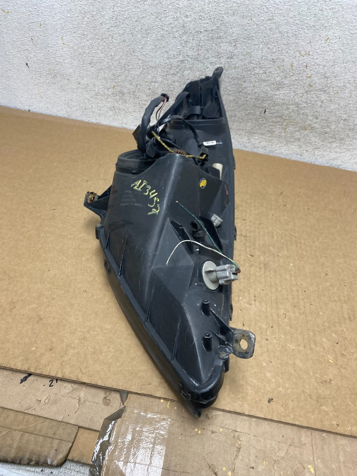 2000 to 2005 Toyota Celica Left Driver LH Halogen Headlight AI3457 DW7
