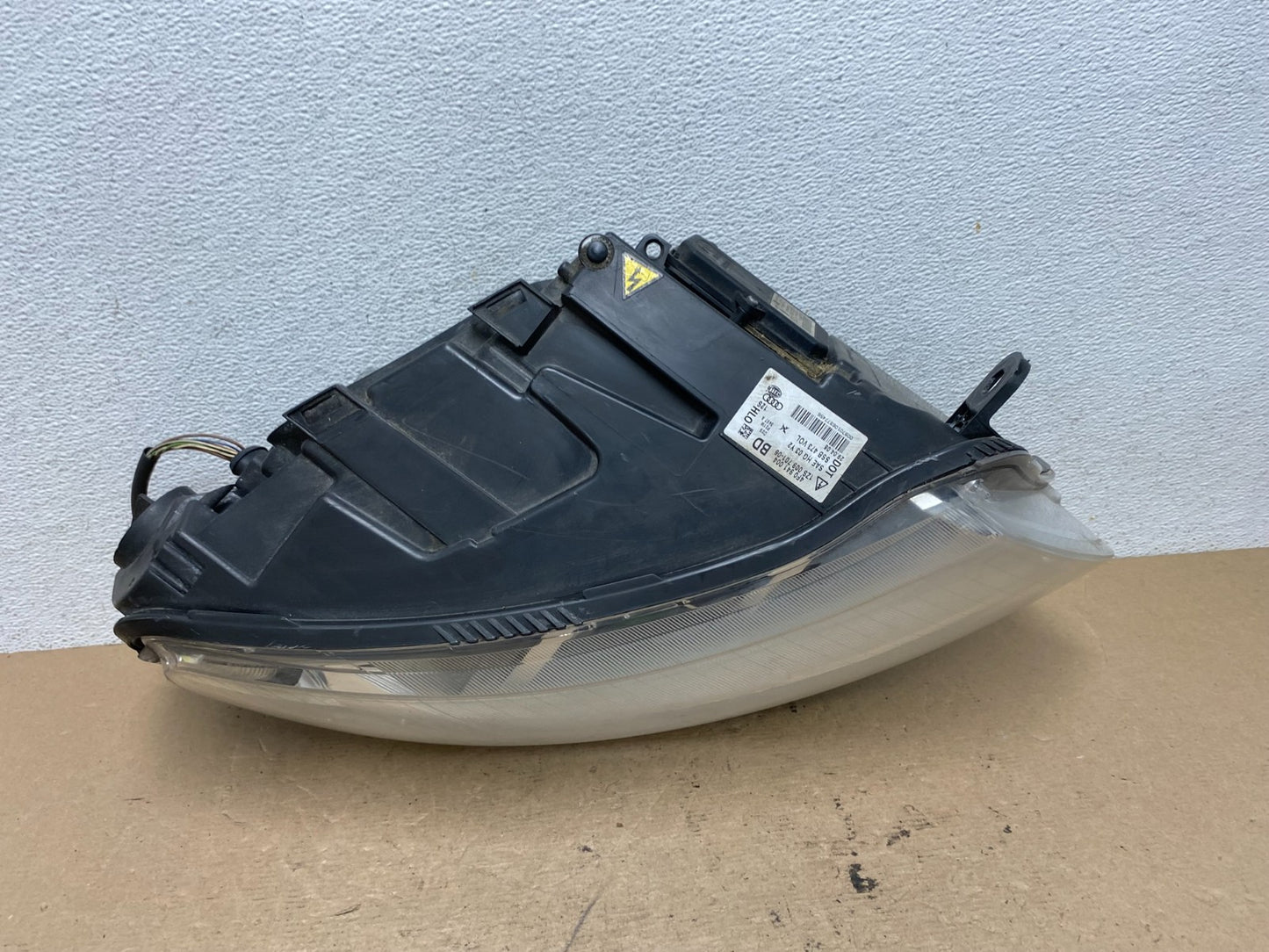 2005 to 2008 Audi A6 Right Passenger Side Headlight Xenon HID AF5143 DW5