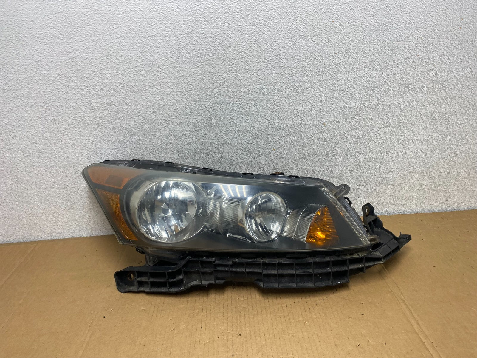 2008 to 2012 Honda Accord Sedan Right Passenger RH Headlight AD0776 DW0