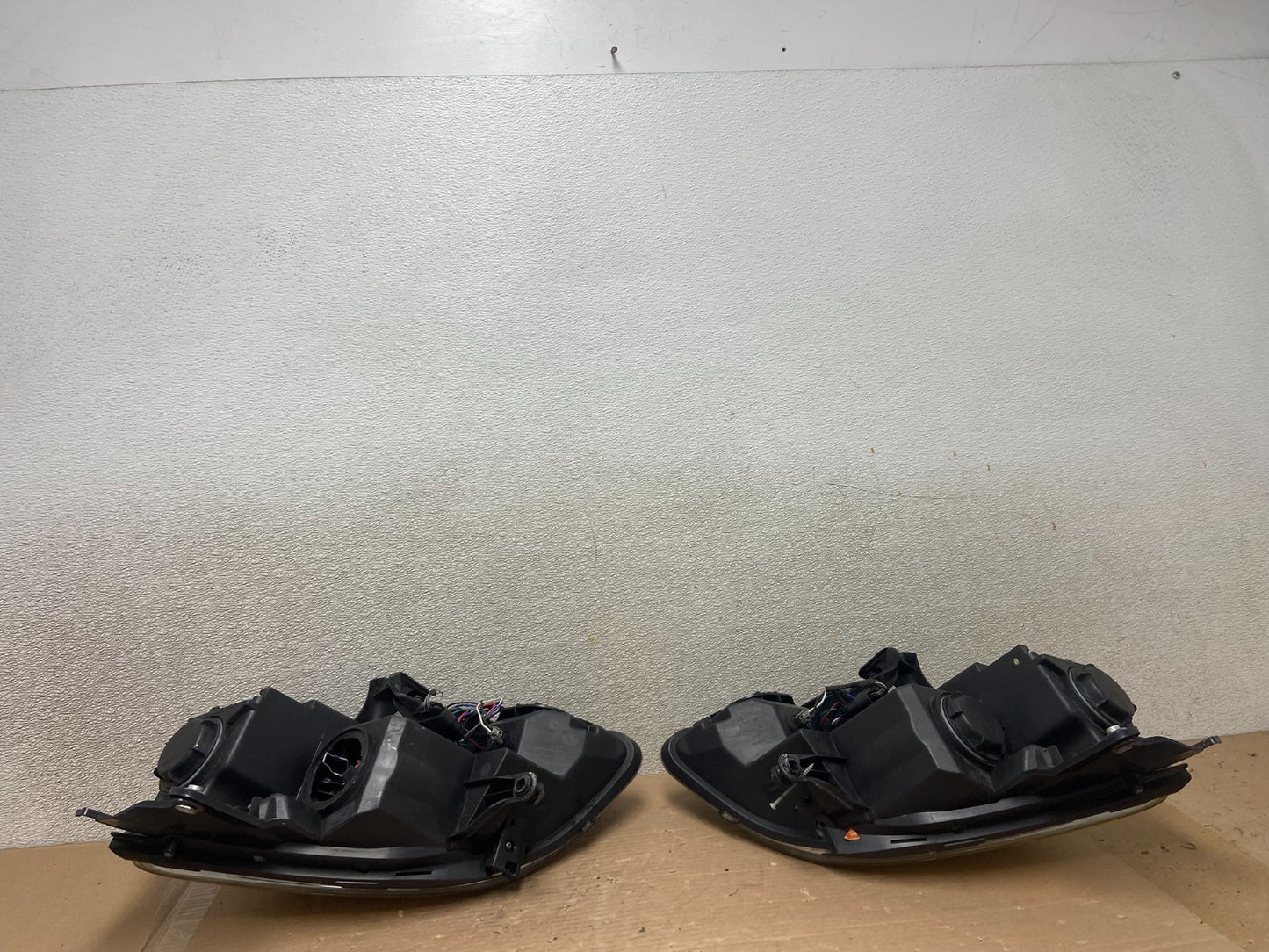 2007 to 2012 Gmc Acadia Halogen Headlights Left+Right Side AA8796 DW6