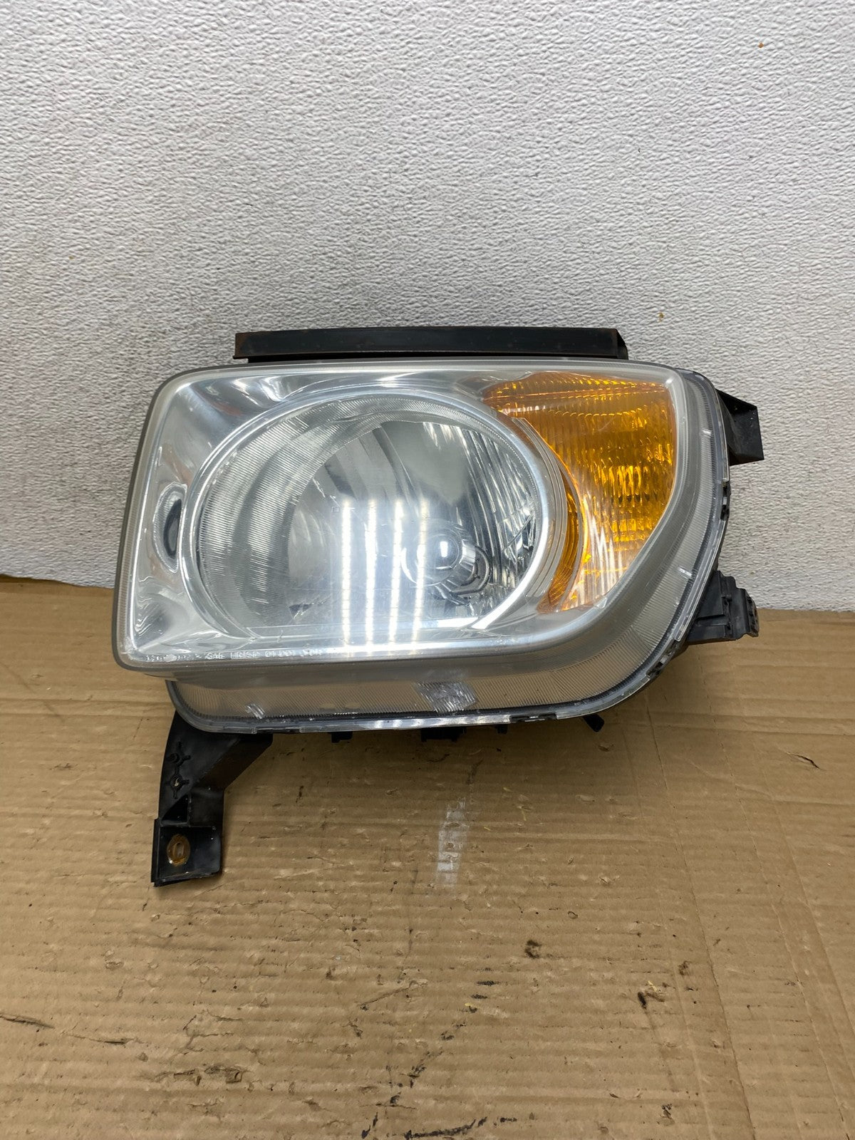 2003 to 2006 Honda Element Left Driver Lh Side Headlight AG9093 DW0