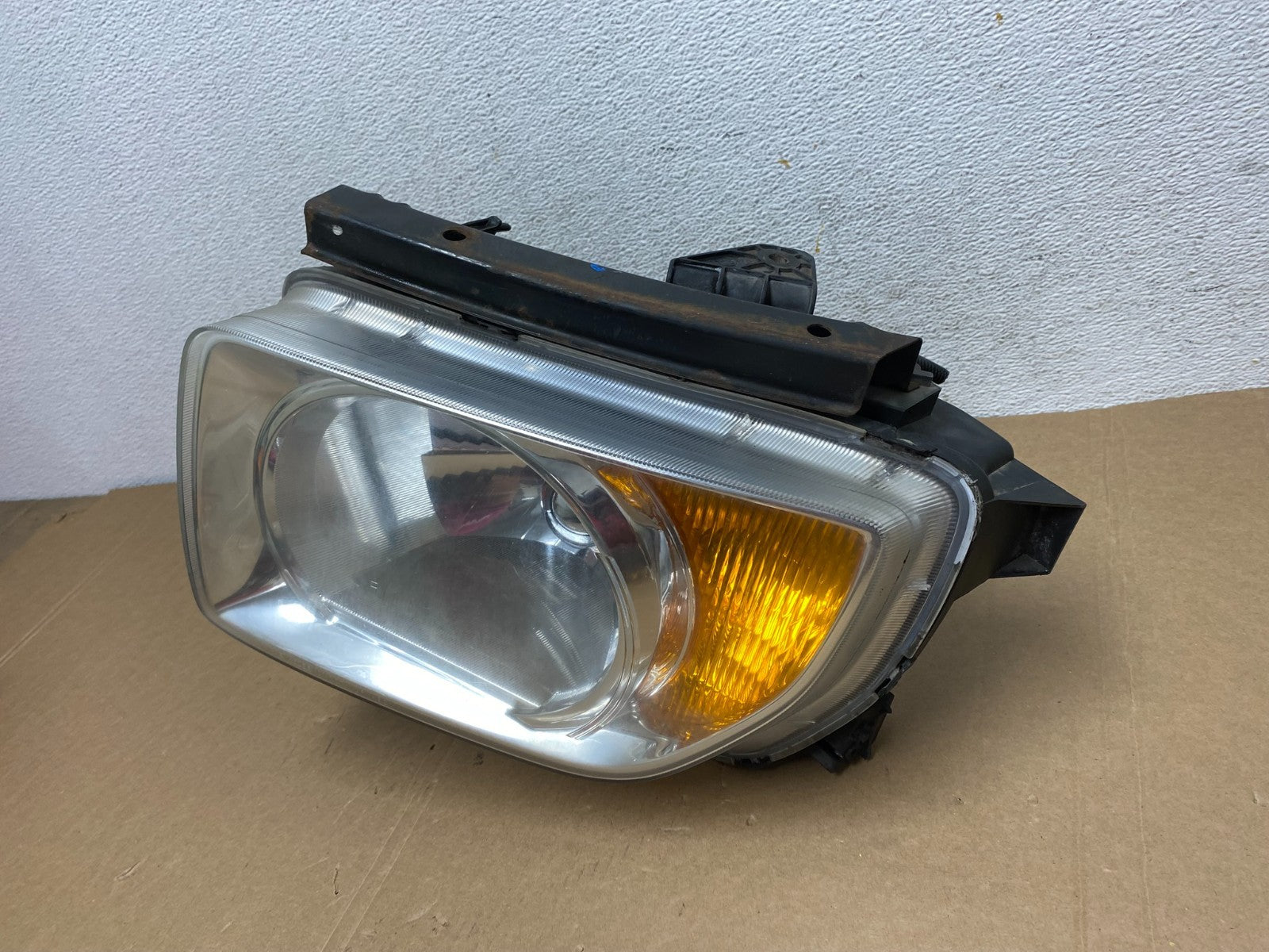 2003 to 2006 Honda Element Left Driver Lh Side Headlight AD7869 DW1