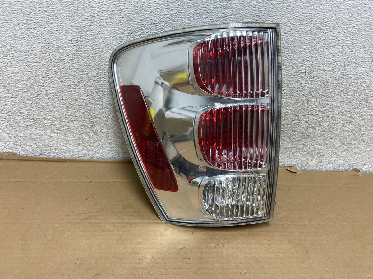 2005 to 2008 Chevrolet Equinox Left Driver Lh Side Tail Light AG9176 LK0
