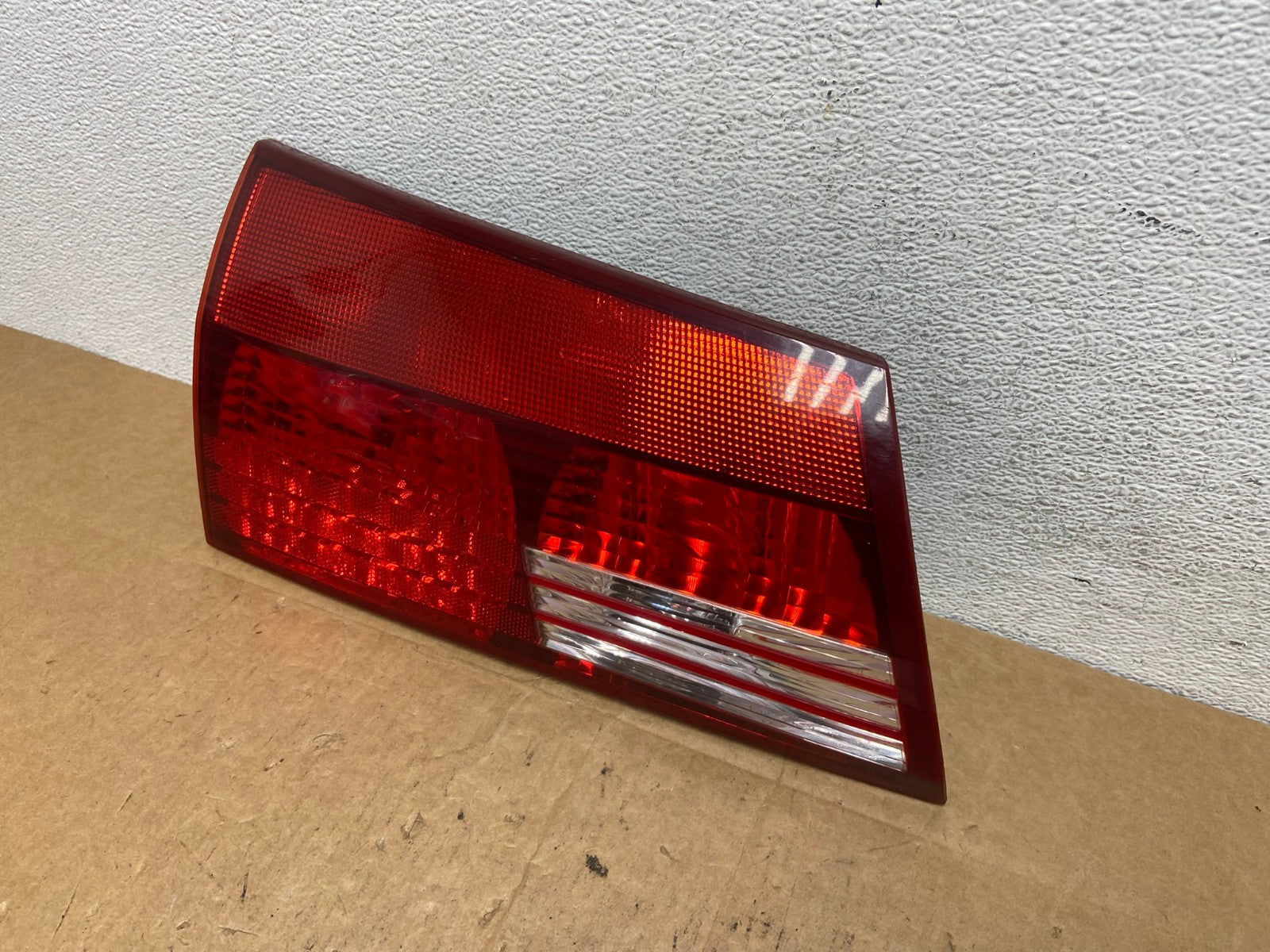 2004 - 2005 Toyota Sienna Left Driver LH Side Inner Tail Light AD4727 LK1