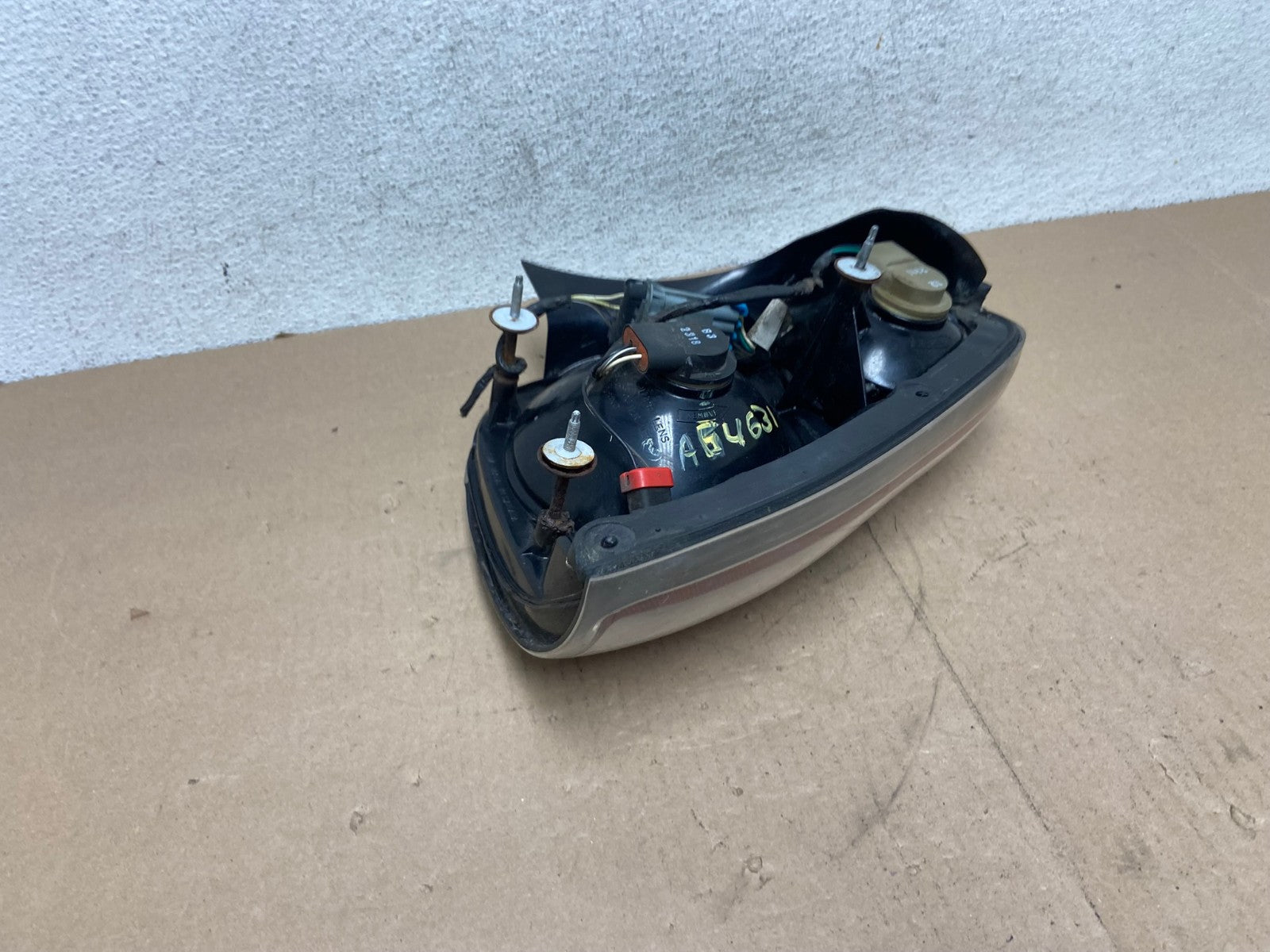2000 to 2005 Chevrolet Monte Carlo Left Driver LH Side Tail Light AG4631 LK6