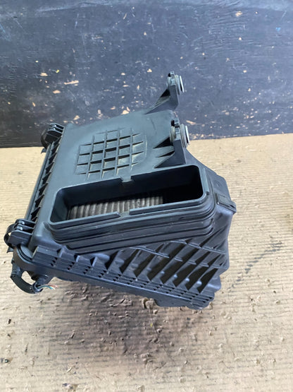 2014 2015 2016 Kia Cadenza 3.3L Air Filter Intake Housing S3555 DG7