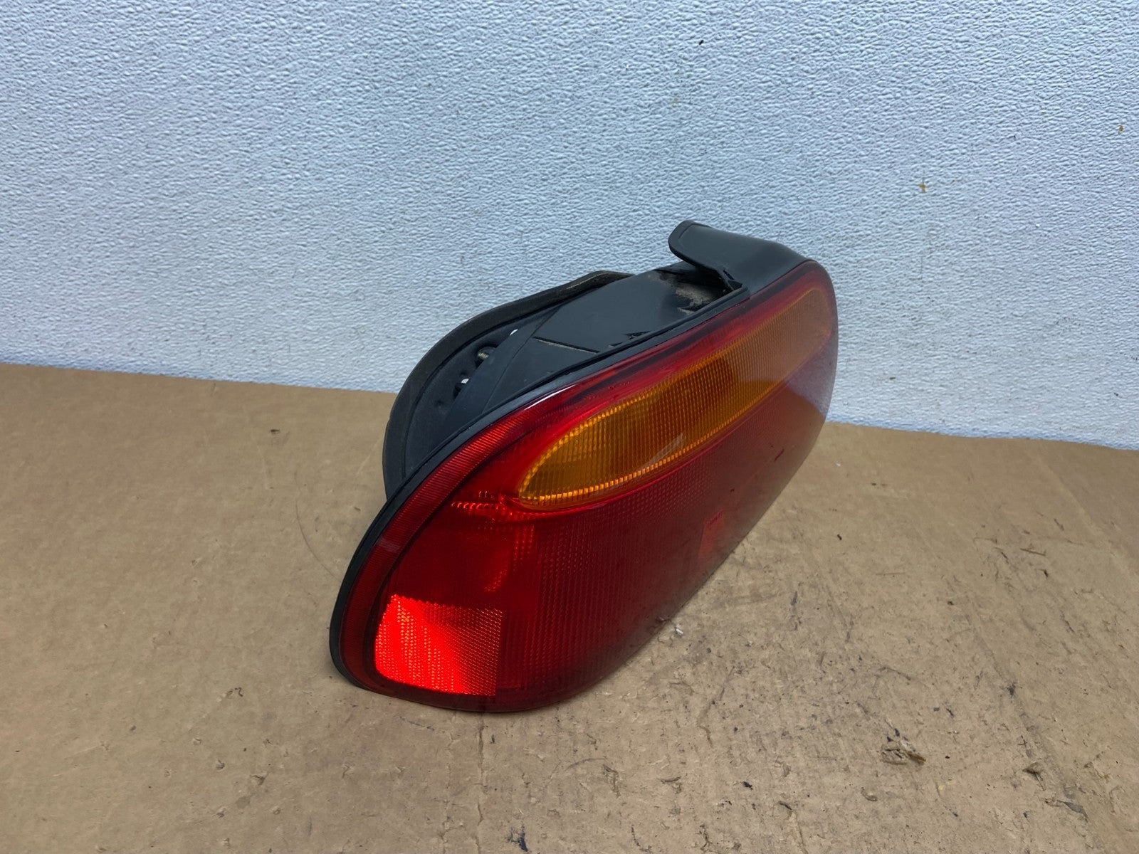 1997 - 2000 Chrysler Sebring Coupe Left Driver LH Side Tail Light AD0666 DG2