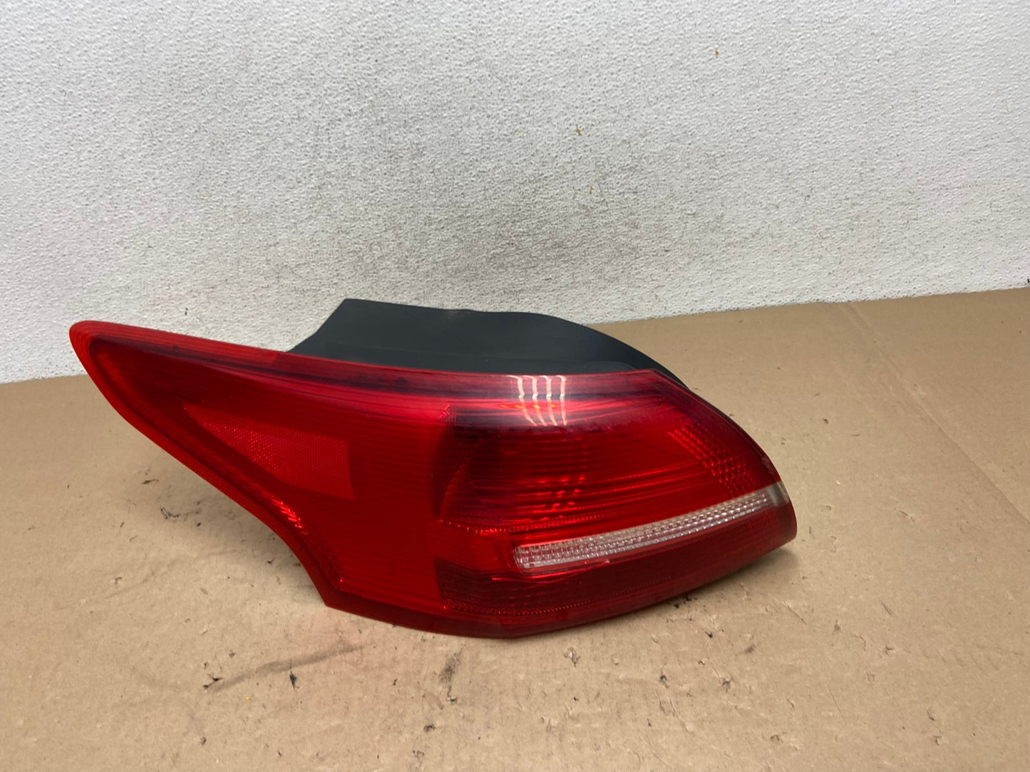 2015 - 2018 Ford Focus Sedan Left Driver LH Tail Light AG4266 LK0