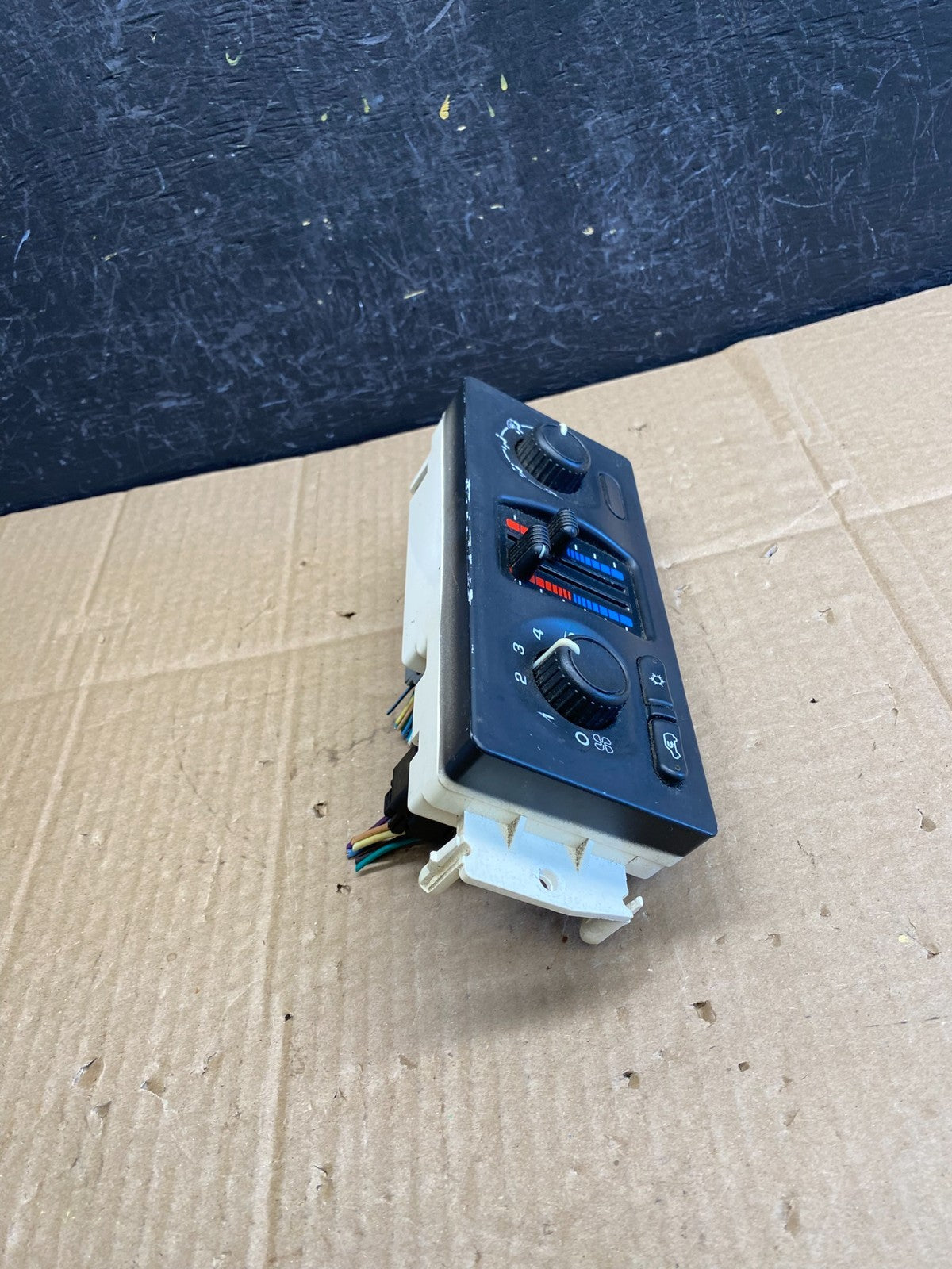 2003 to 2006 Chevrolet Silverado HVAC Heater Climate Control Module AC9422 DG1