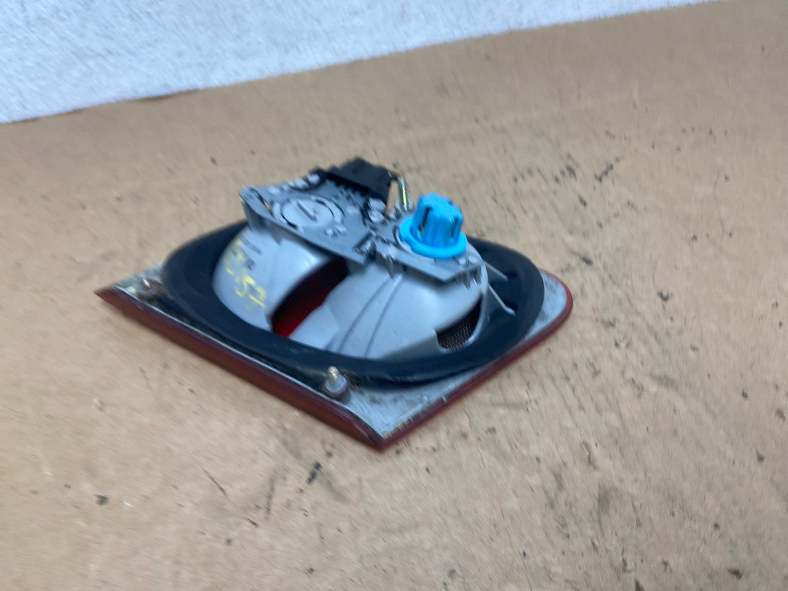 1996 - 1999 Mercedes-Benz E W210 E320 Right Passenger Inner Tail Light AD5157 LK4
