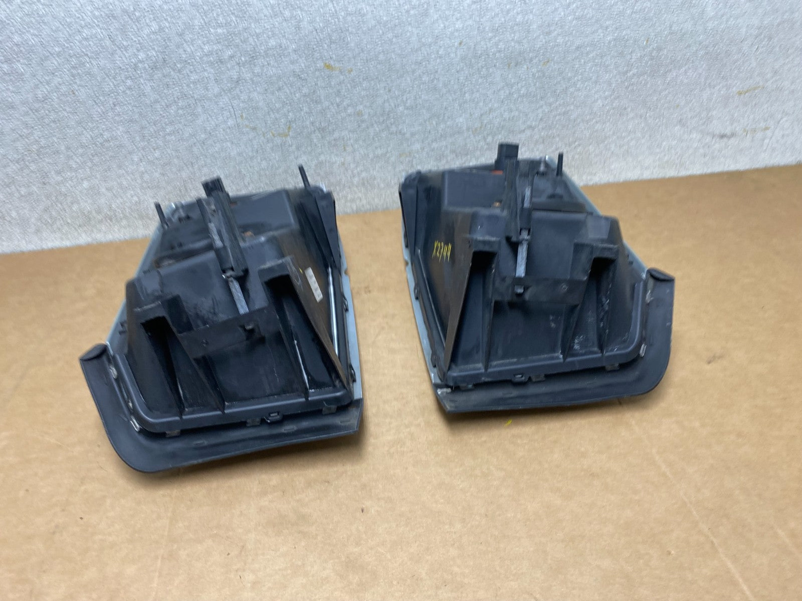 2005 to 2007 Dodge Dakota Left+Right Halogen Headlights X2744 DW12