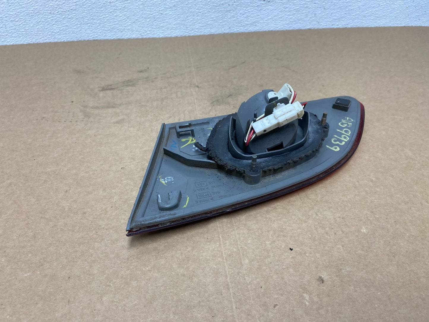 2001 2002 Toyota Corolla Left Driver LH Side Inner Tail light OEM AB9939 DW7