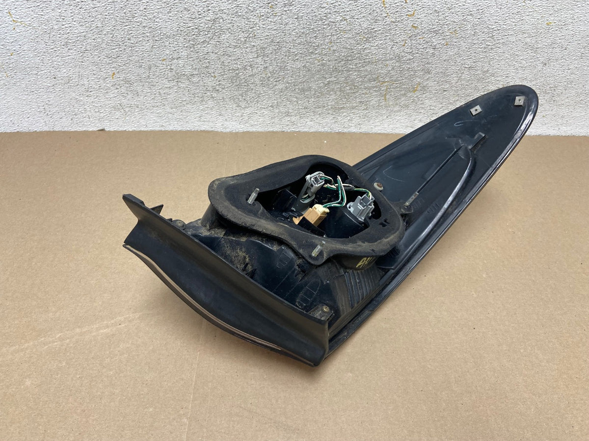 2002 to 2004 Lexus ES300 ES330 Right Passenger Side Tail Light AH6644 LK3