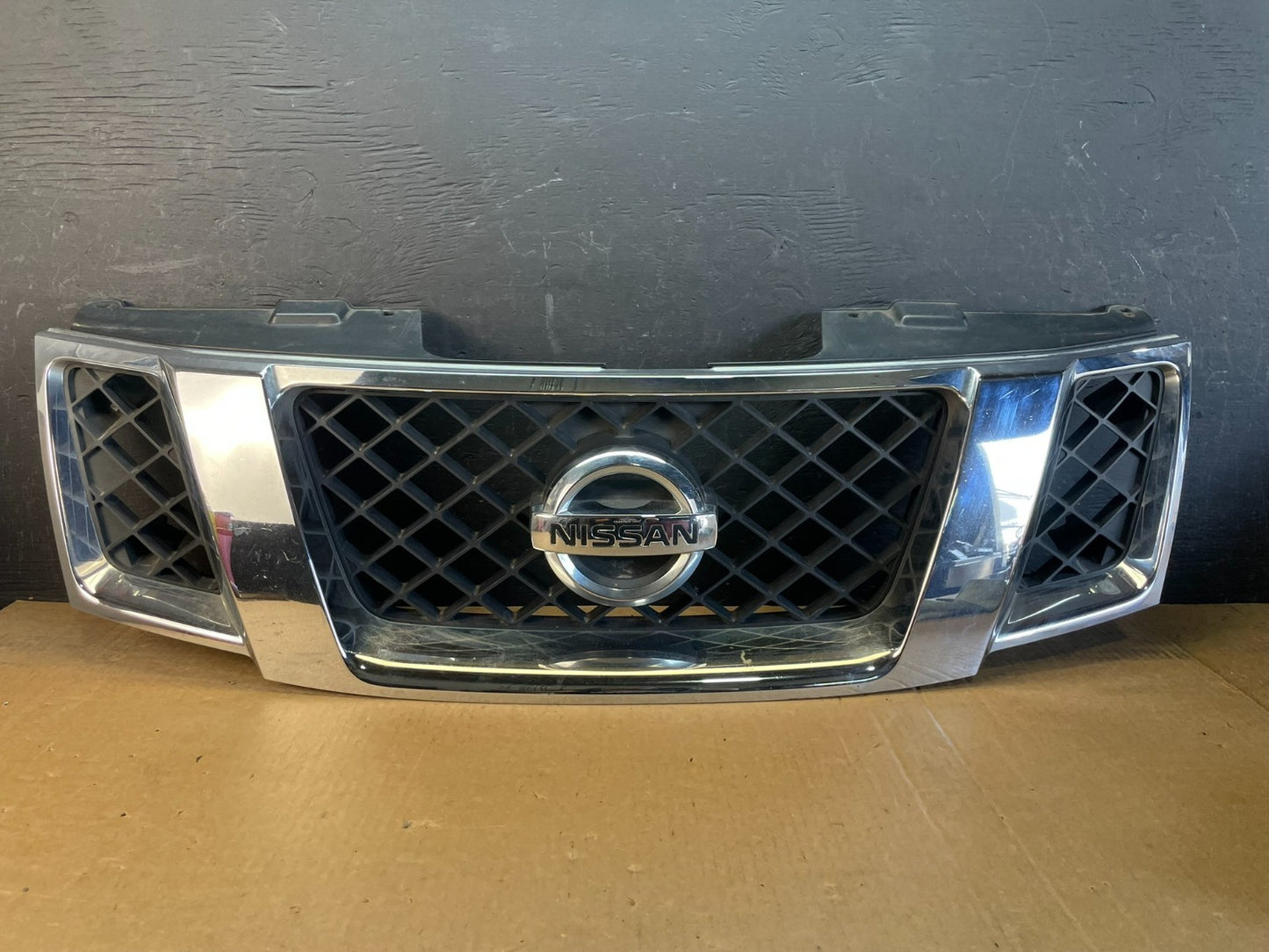 2008 to 2012 Nissan Pathfinder Front Upper Chrome Grill Grille AD0270 DG0