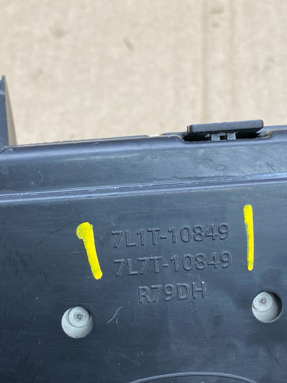 2007 2008 Ford  Expedition Speedometer Cluster Gauge OEM X5694 DG9