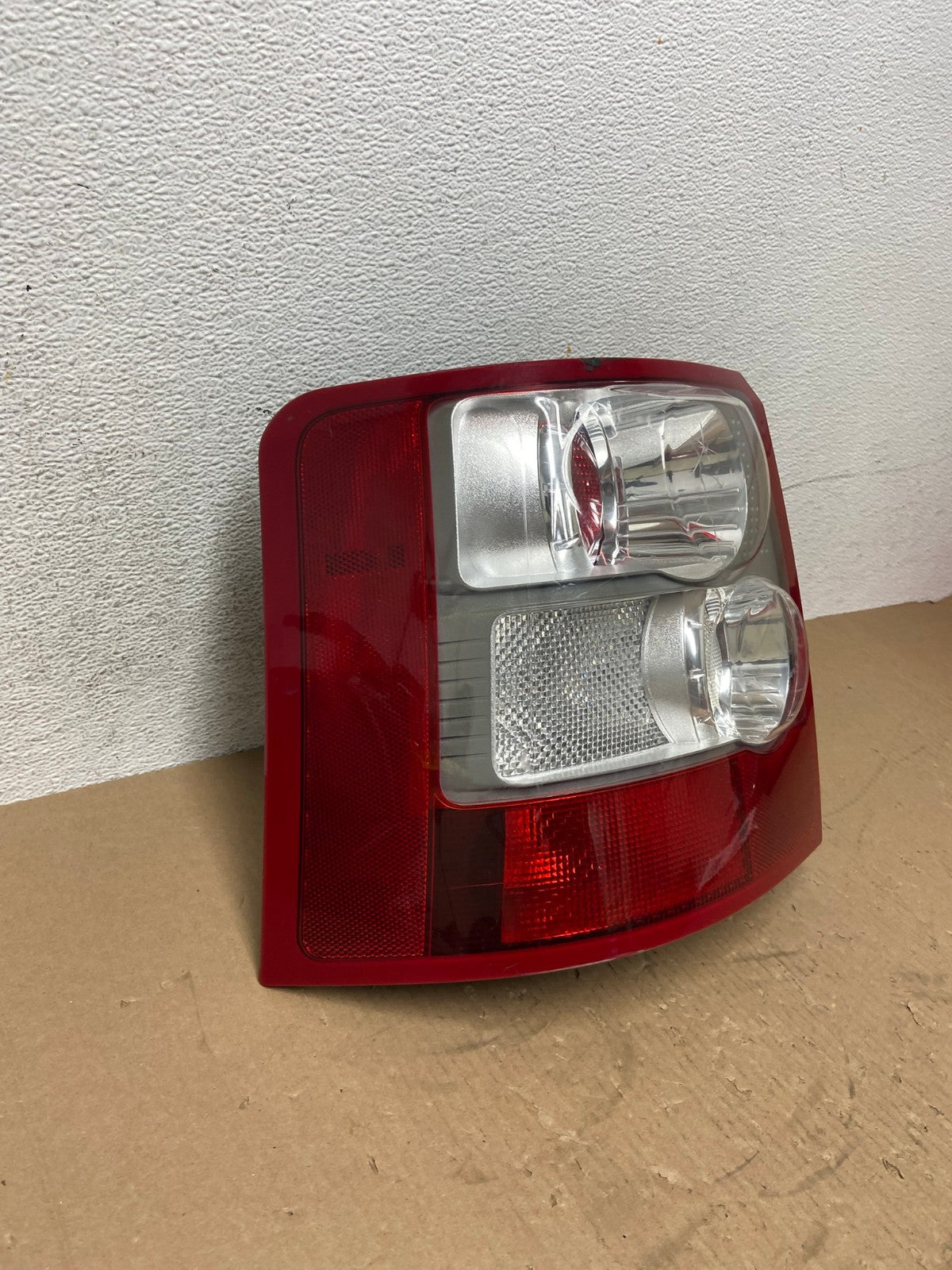 2006 - 2009 Land Rover Range Rover L320 Left Driver LH Tail Light AD7776 LK2