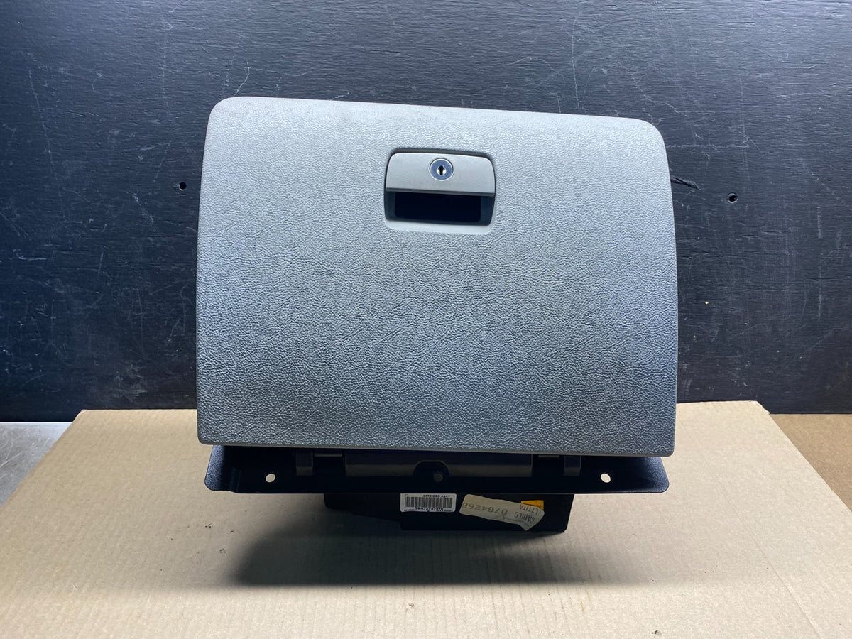 2006 to 2011 Cadillac DTS Right Passenger RH Glove Box ai4947 DG0