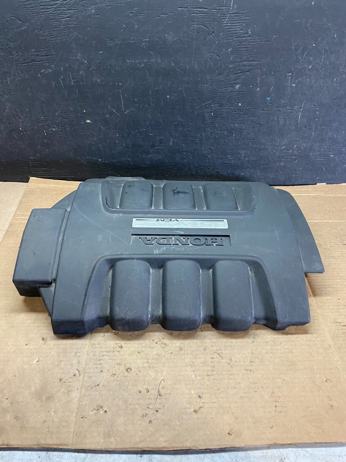 2005 to 2007 Honda Odyssey Black Engine Cover OEM i3011 DG11