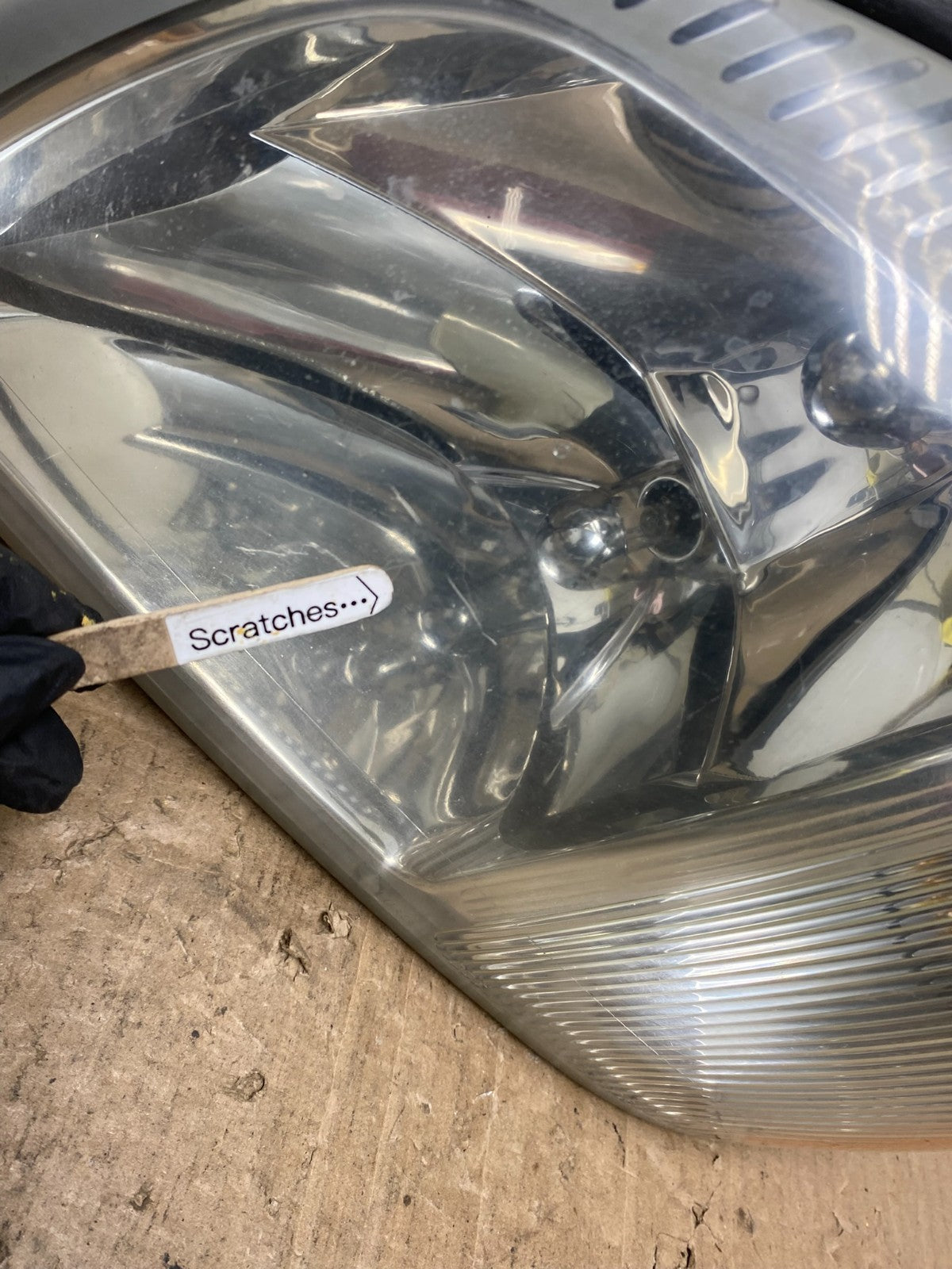 2000 to 2005 Cadillac Deville Left Driver LH Side Headlight OEM AC0149 DW3
