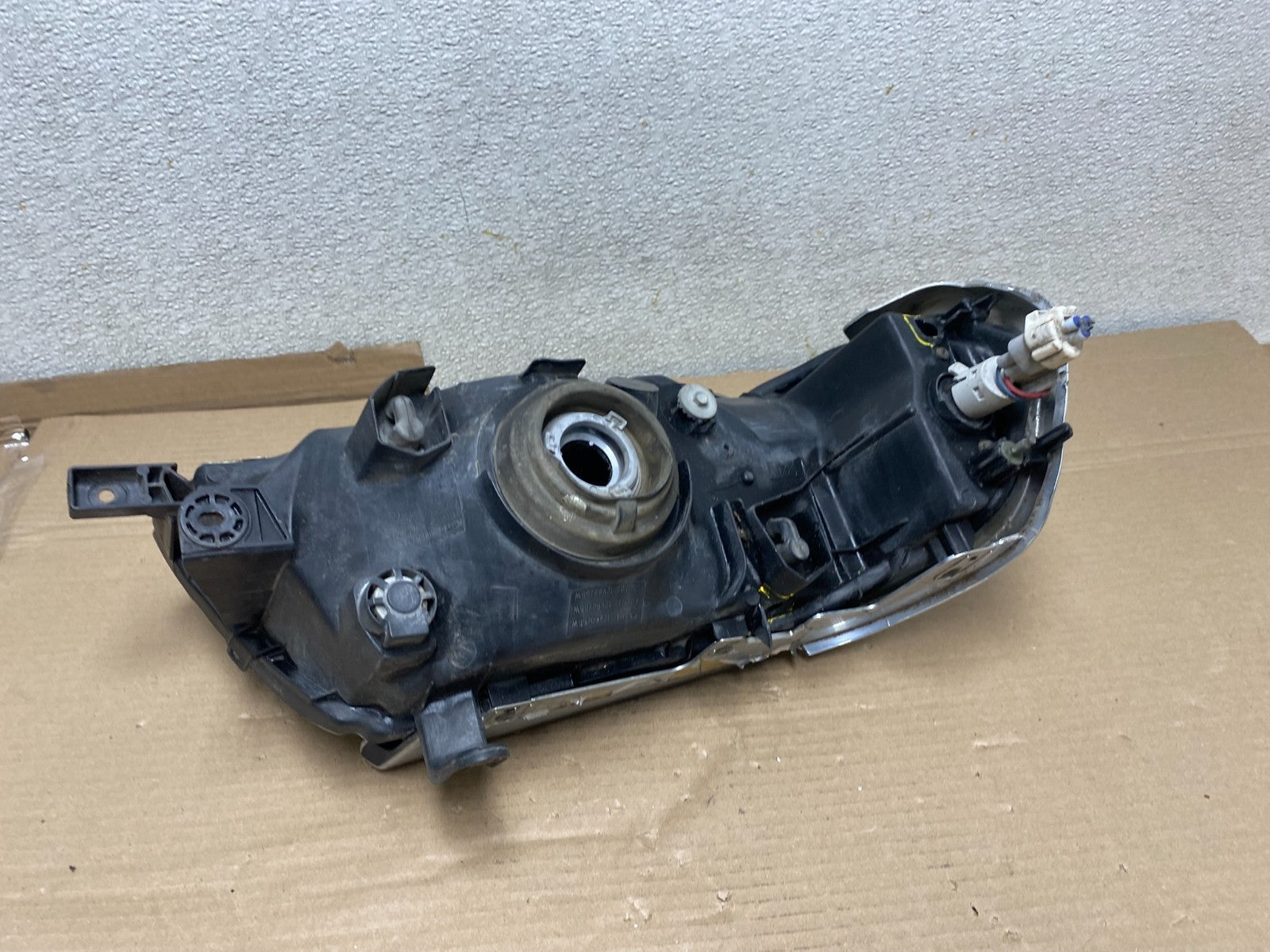2000 - 2006 Mitsubishi Montero Left Driver Lh Side Headlight Halogen U0741 DW7