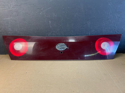2000-2004 Chevrolet Impala Rear Trunk Center Finish Panel Tail Light AD0072 DG0