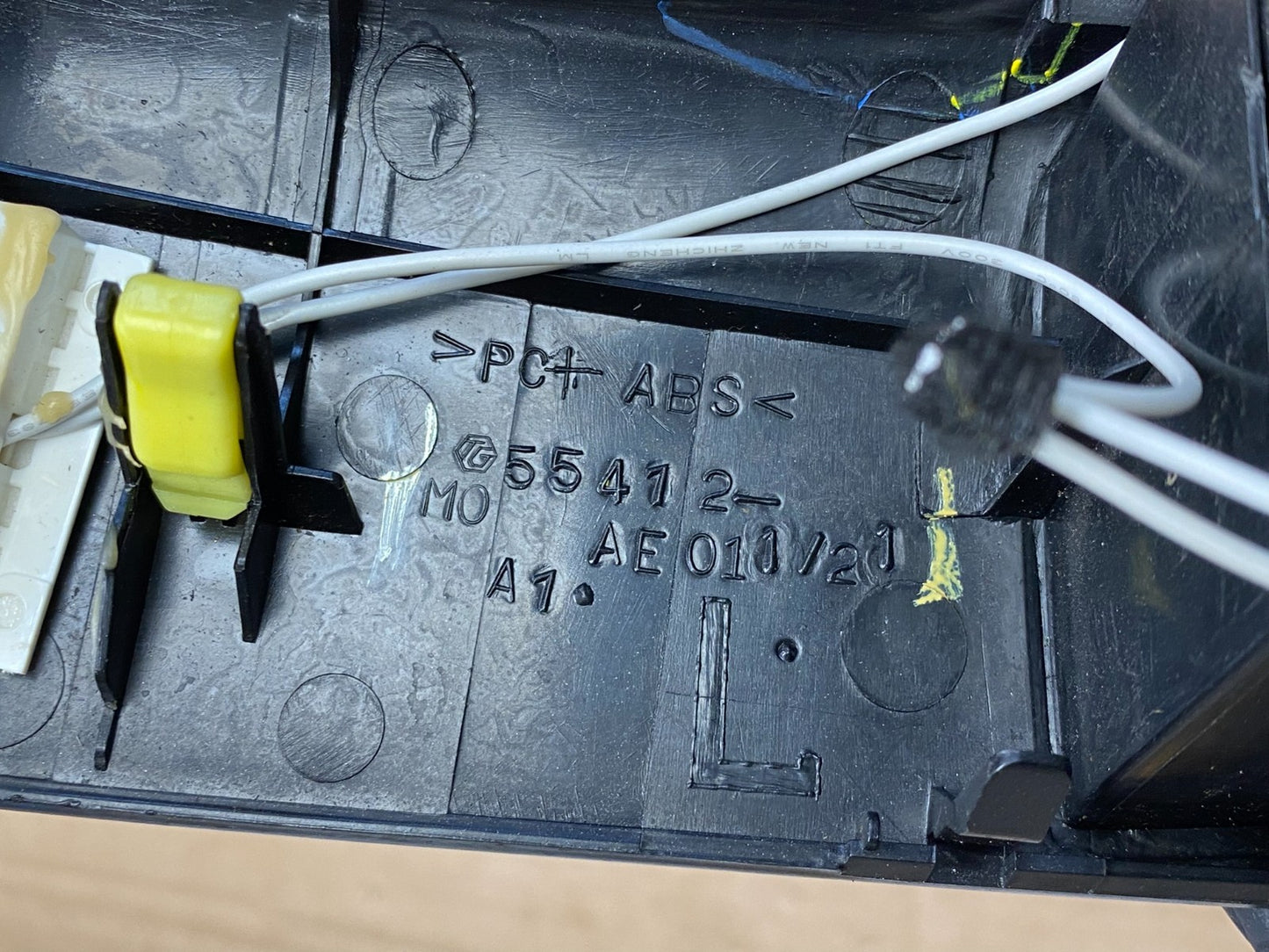 2004 to 2010 Toyota Sienna Left Side Climate Switches Bezel Trim OEM Z1889 DG4