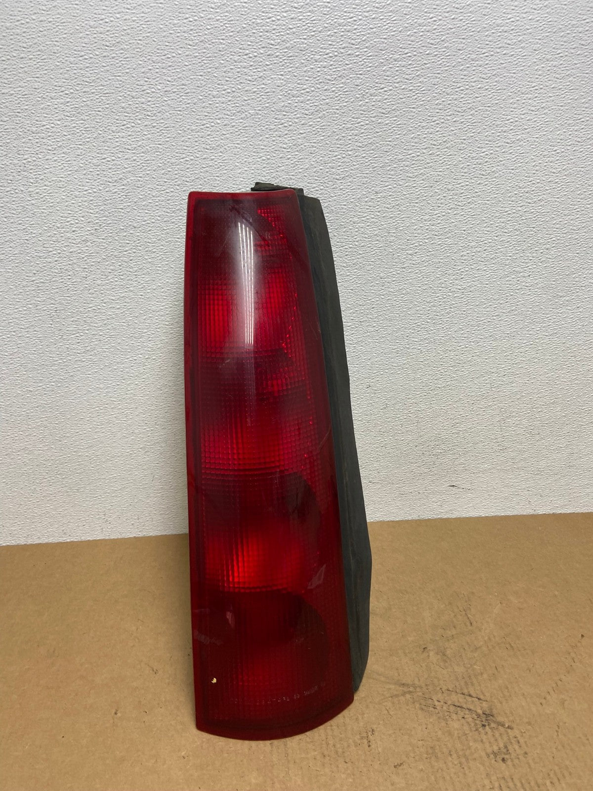 1990-1996 Chevrolet Lumina VAN Right Passenger RH Side Tail Light Oem AC2942 LK2