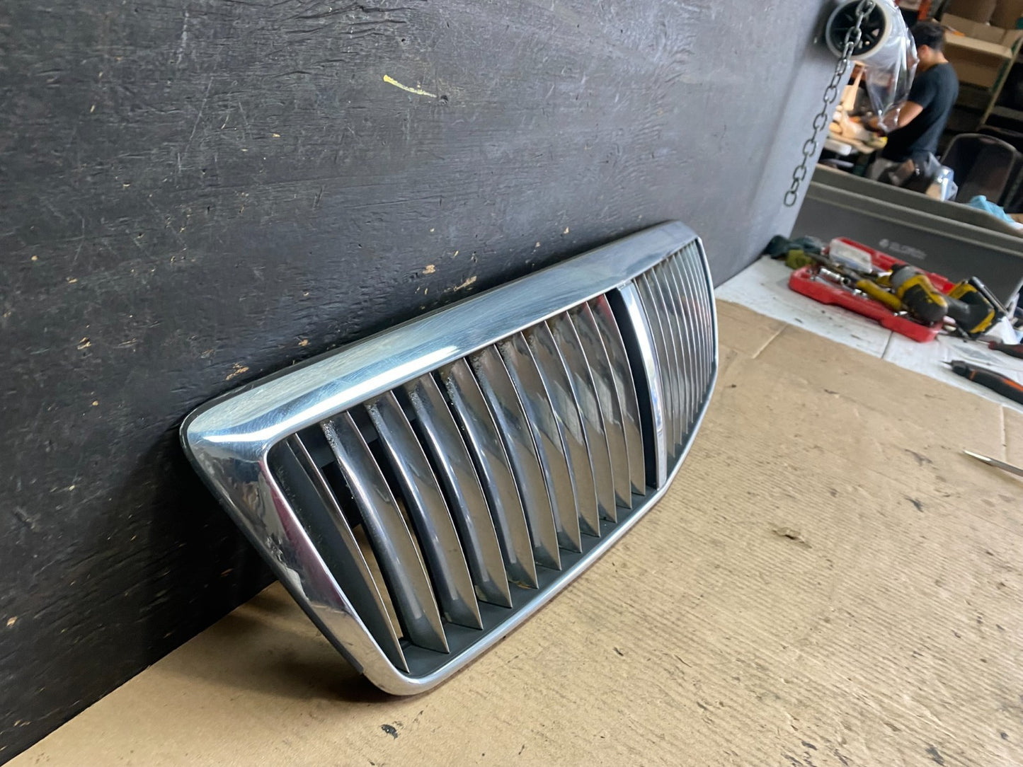 2002 to 2005 Hyundai XG350 Front Upper Grill Grille W/Emblem T0061 DG2