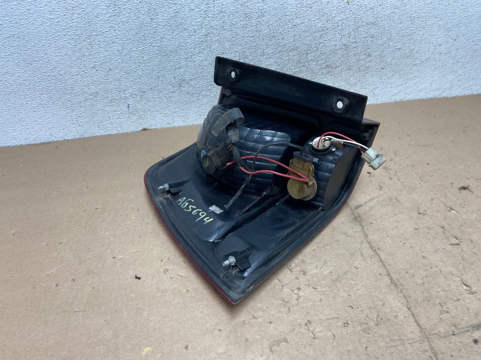 2003 2004 2005 2006 Ford Expedition Right Passenger Rh Tail light AG5694 LK4