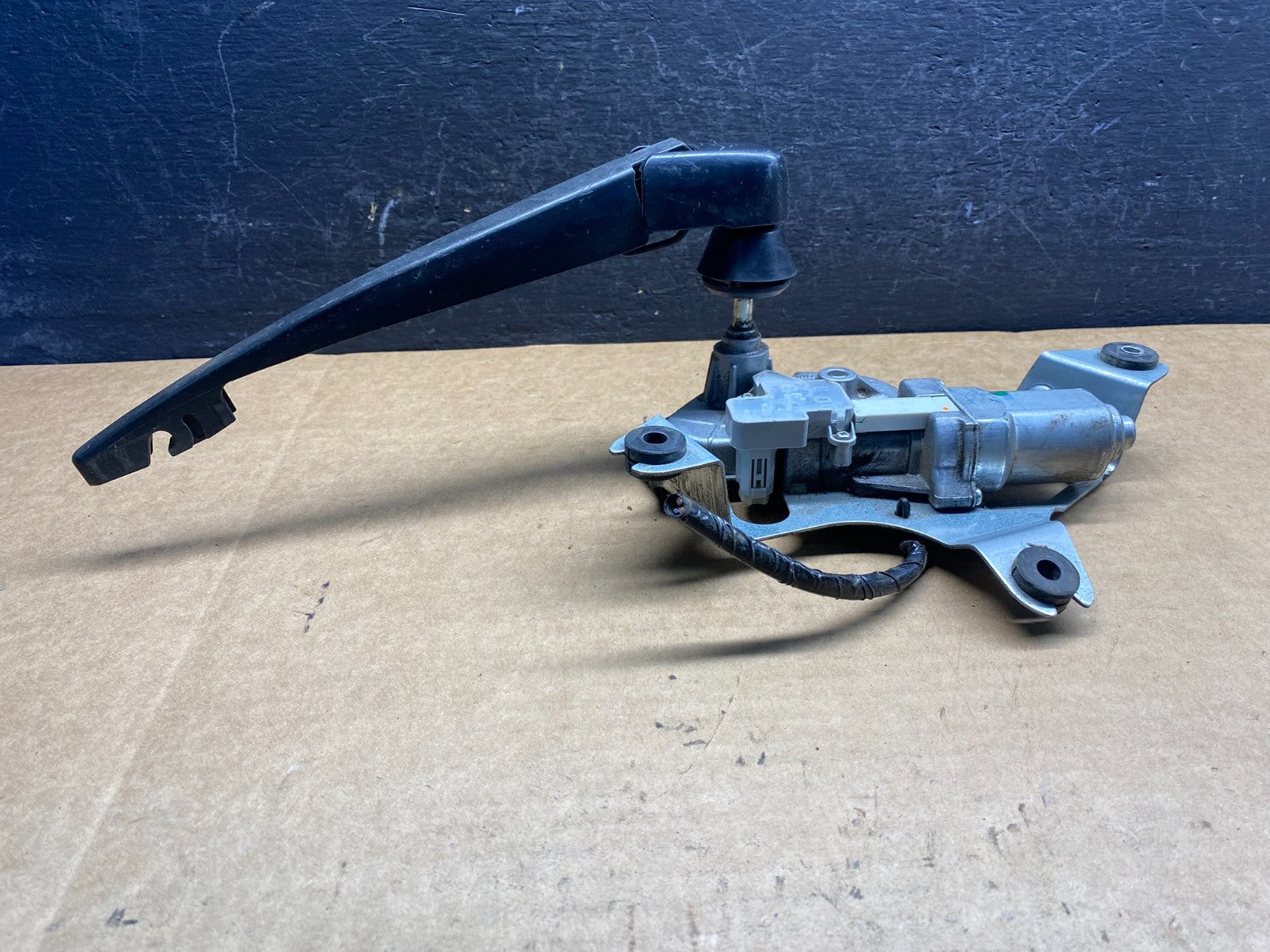 2011 to 2017 Nissan Quest Rear Wiper Motor AD75041