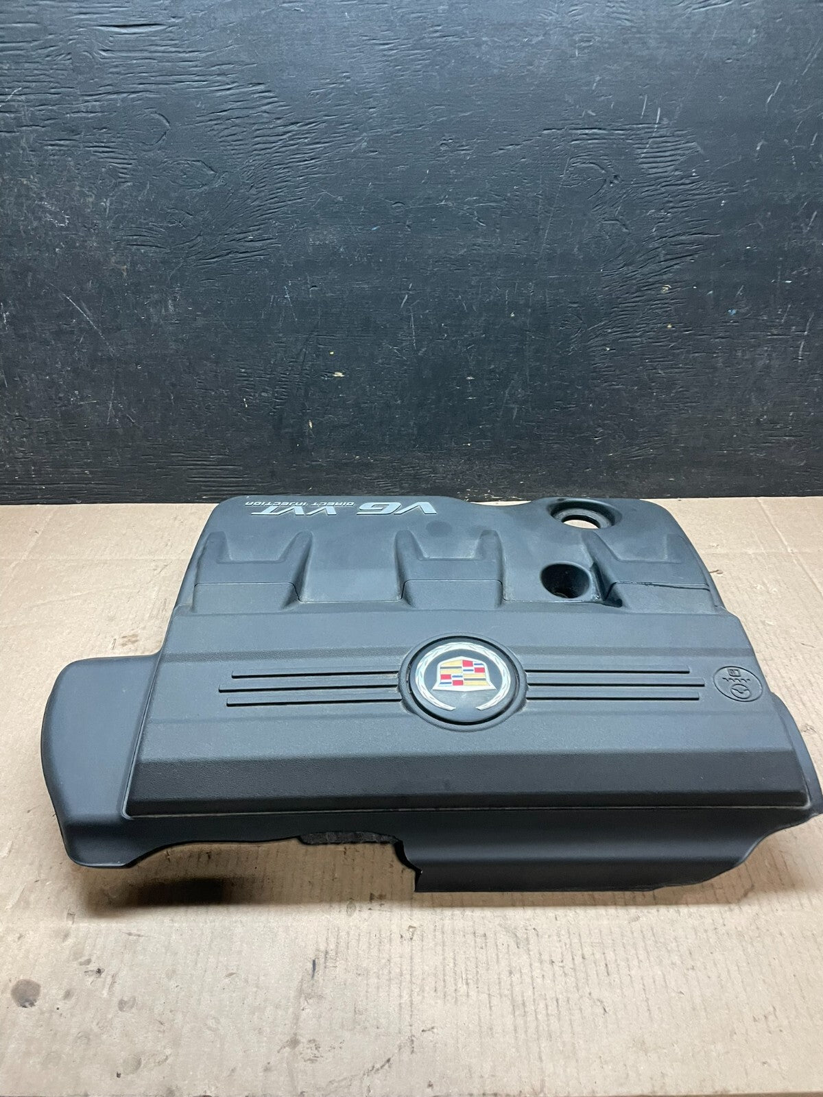 2010 to 2012 Cadillac SRX 3.6L Plastic Engine Cover Shield J6933 DG1