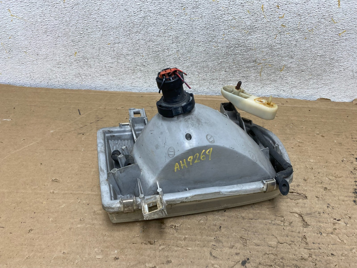 1996 - 1998 Nissan Pathfinder Left Driver LH Halogen Headlight AH9269 DG4