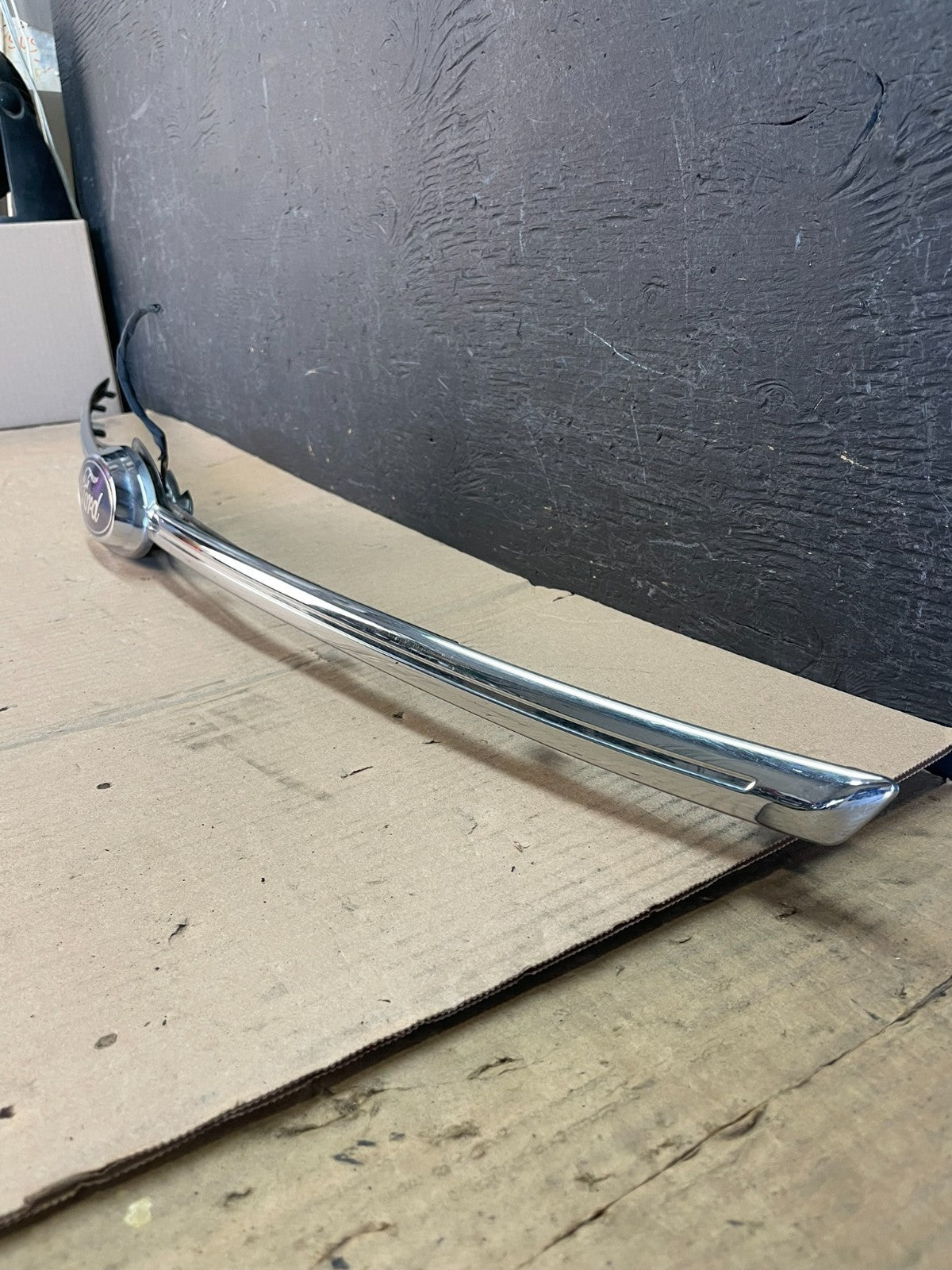 2013 to 2019 Ford Taurus Rear Trunk Chrome Molding With Back Up Camera ad8587 DG1