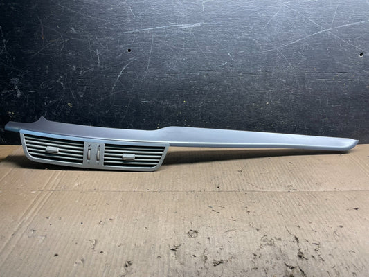 2009 to 2014 Volkswagen Routan Dash Center Trim Bezel Panel Vents U2048 DG0