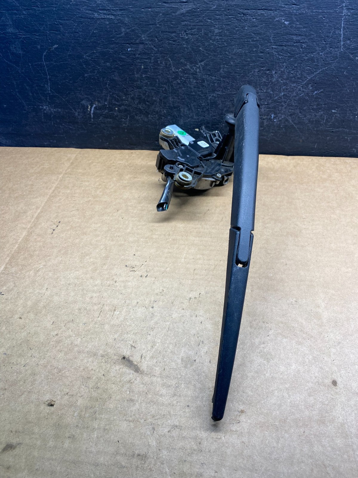 2017 to 2021 Nissan Rogue Rear Windshield Wiper Motor AD7512 DG2