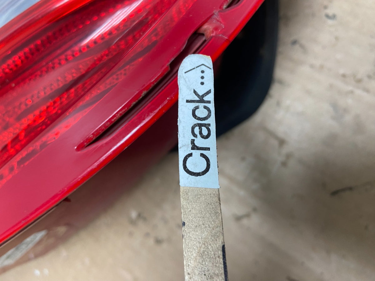 2008 2009 2010 2011 Mercedes C-Class Right Passenger Tail Light AI9062 LK4