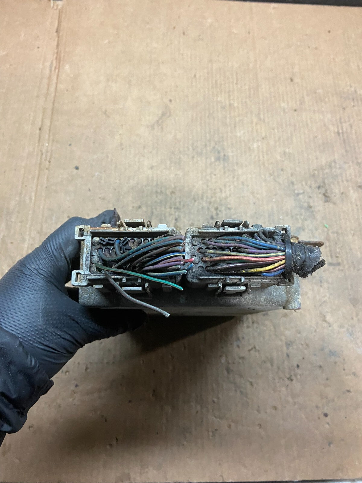2001 Dodge Caravan Town Country 2.4 ECU ECM Module 04727039AA H64641