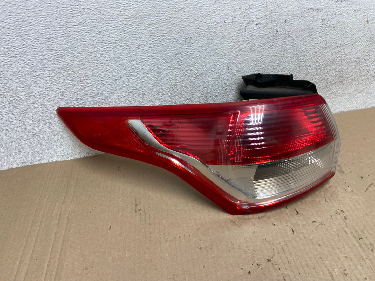 2013 to 2016 Ford Escape Left Driver LH Side Tail Light AE9656 LK2